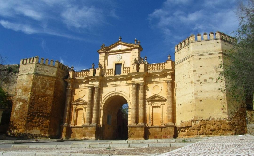 Pablo Neruda Tourist Home Carmona Kültér fotó